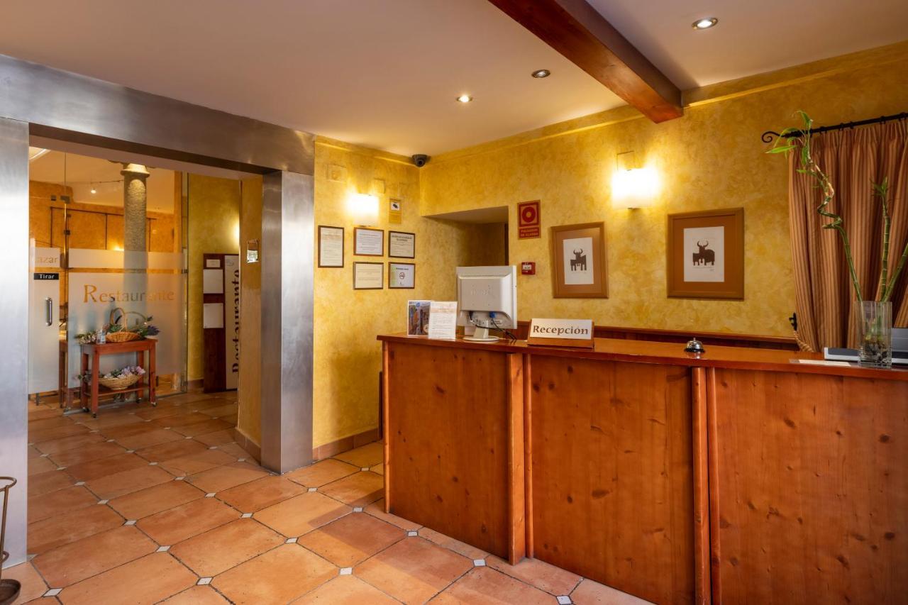 Hostal Restaurante Puerta Del Alcazar Ávila Zewnętrze zdjęcie