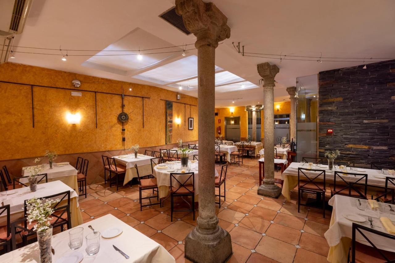 Hostal Restaurante Puerta Del Alcazar Ávila Zewnętrze zdjęcie