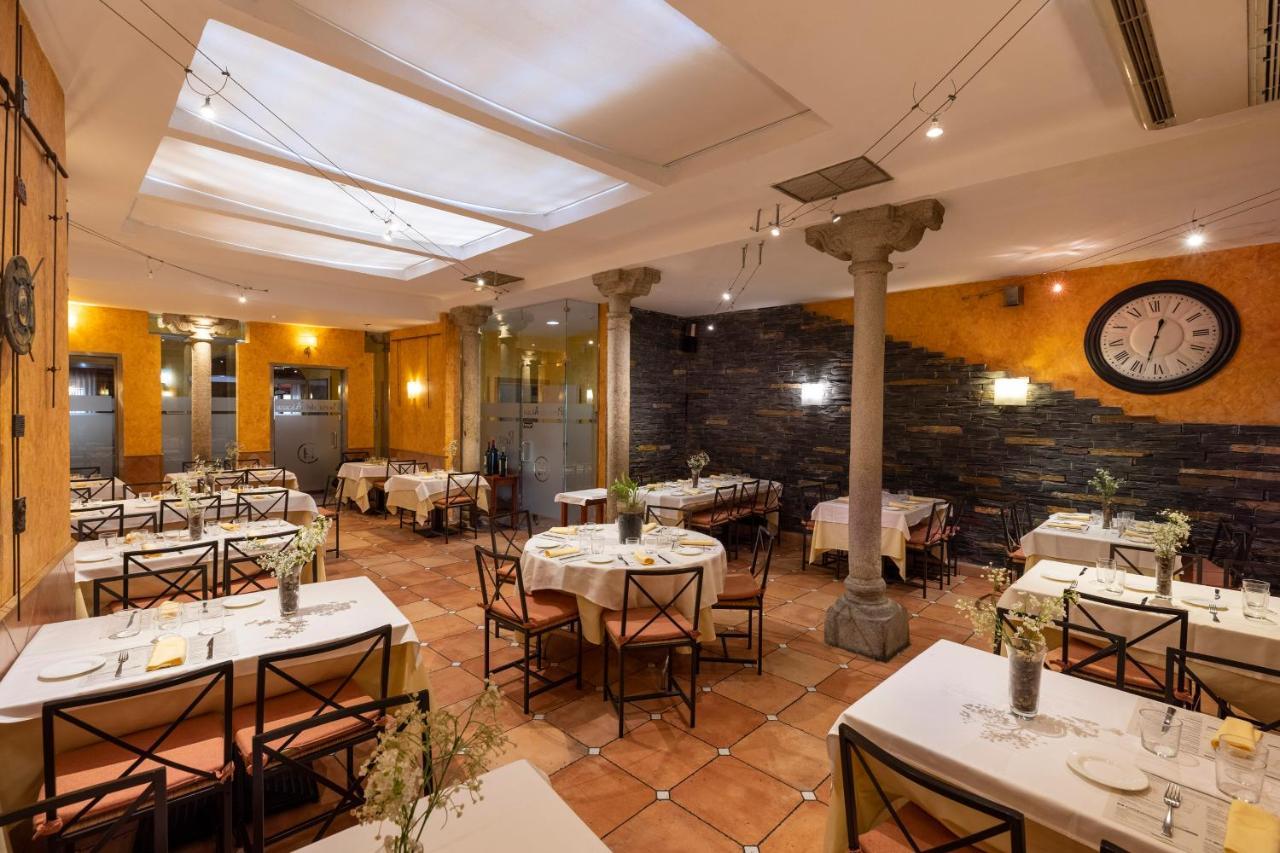 Hostal Restaurante Puerta Del Alcazar Ávila Zewnętrze zdjęcie