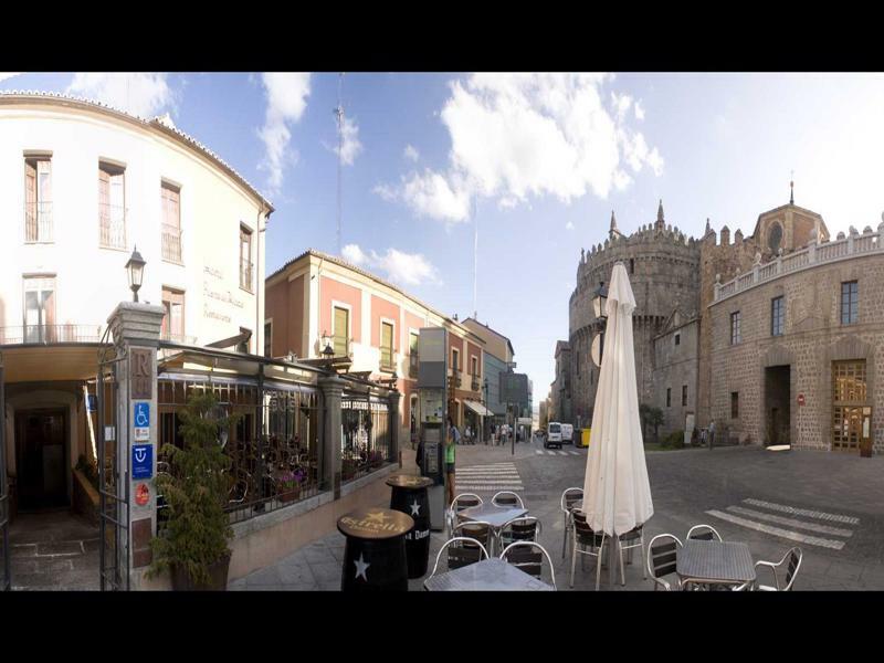 Hostal Restaurante Puerta Del Alcazar Ávila Zewnętrze zdjęcie