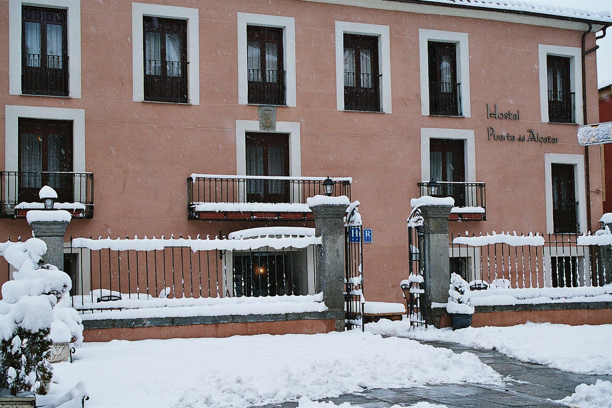 Hostal Restaurante Puerta Del Alcazar Ávila Zewnętrze zdjęcie
